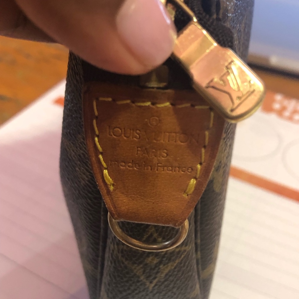 Louis Vuitton Pochette Accesoires - Picture 4 of 7